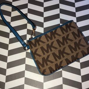 MICHAEL KORS Wristlet